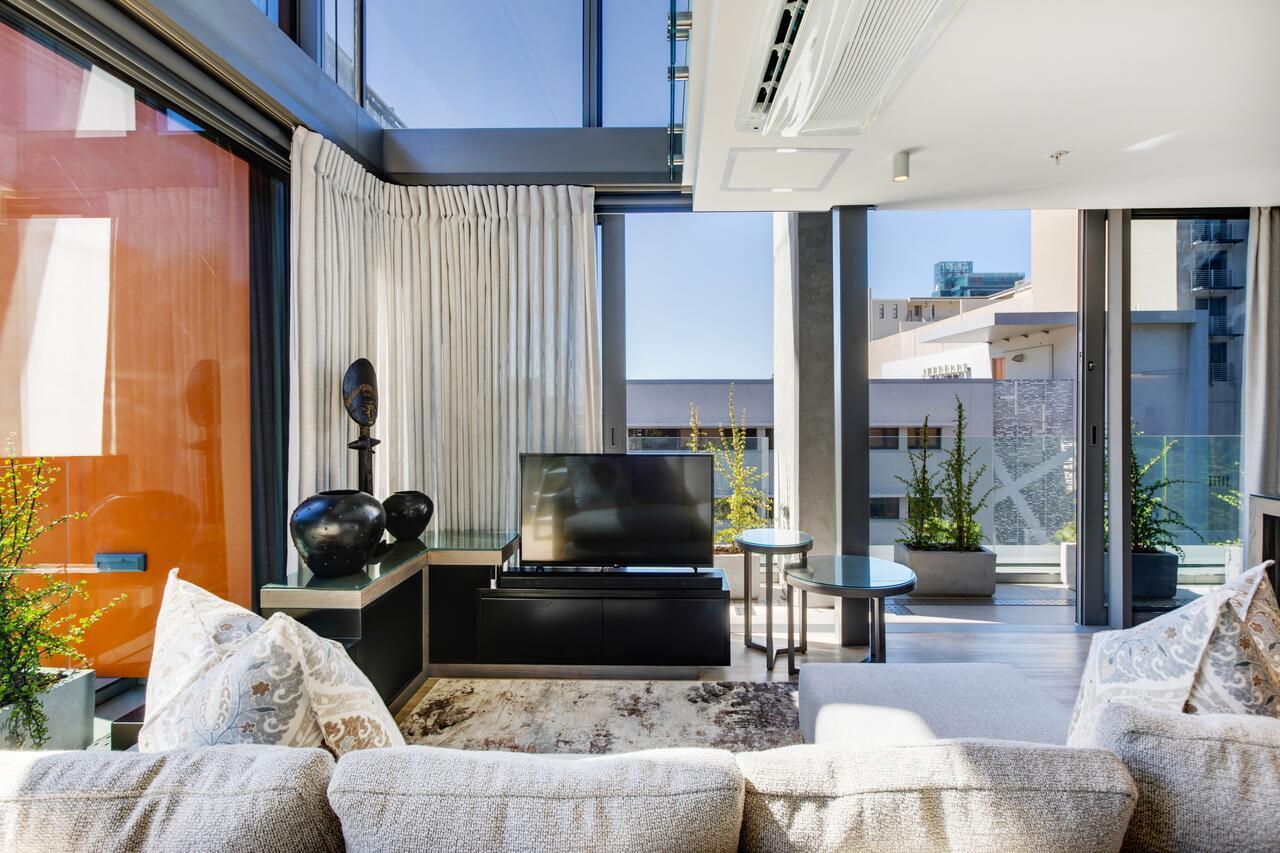 Always-power Luxury De Waterkant Loft Retreat *